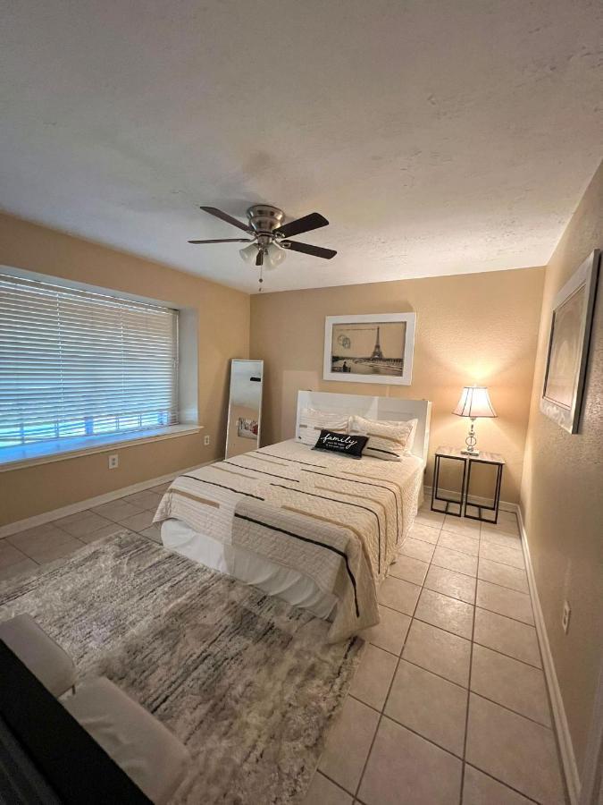 Daire Centrally Located Retreat! Sleeps 8, 10 Min To Downtown, Free Parking Houston