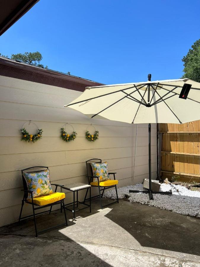 Daire Centrally Located Retreat! Sleeps 8, 10 Min To Downtown, Free Parking *