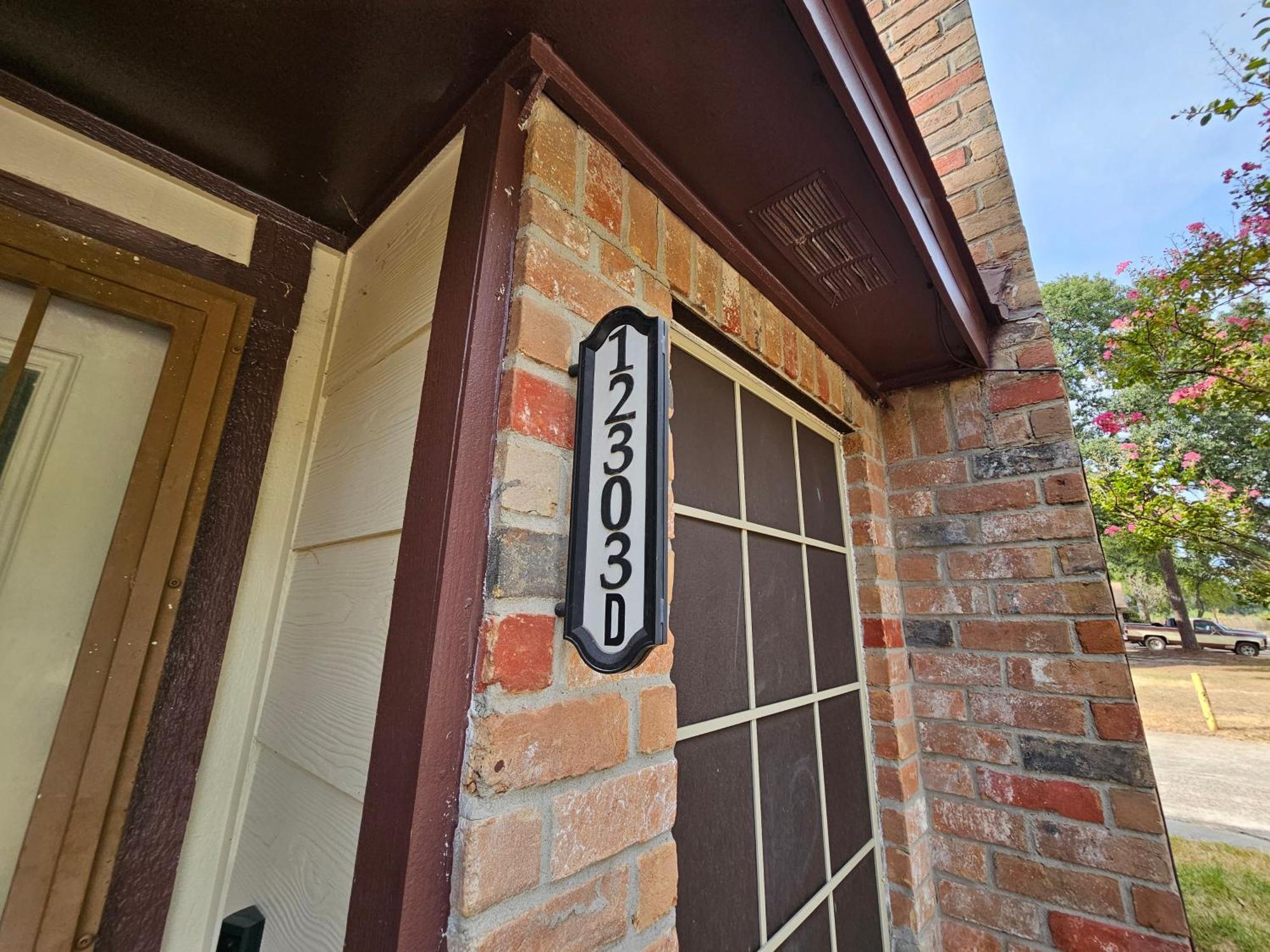 Centrally Located Retreat! Sleeps 8, 10 Min To Downtown, Free Parking Apartamento *